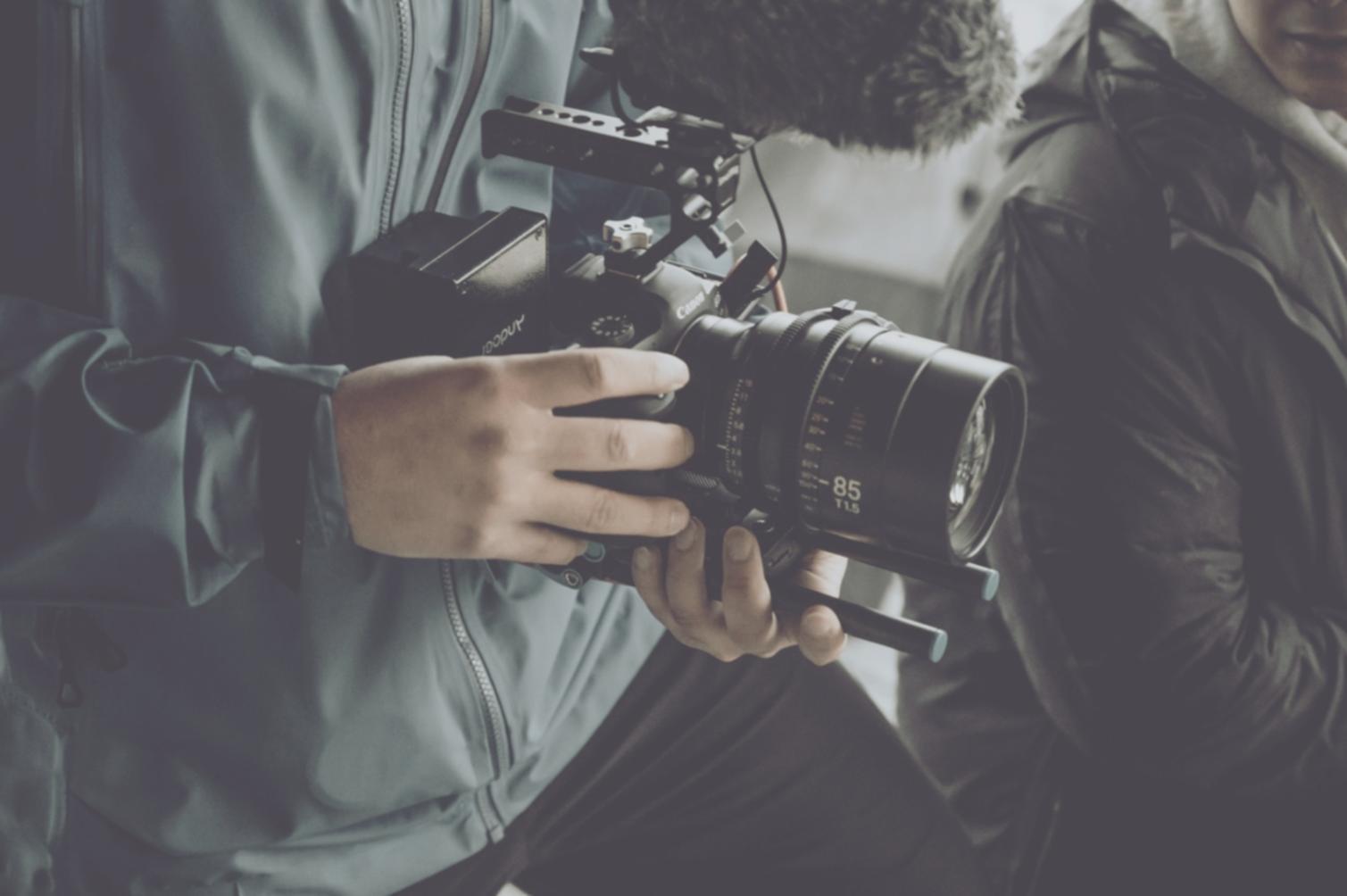Environnement d'apprentissage collaboratif pour le montage documentaire